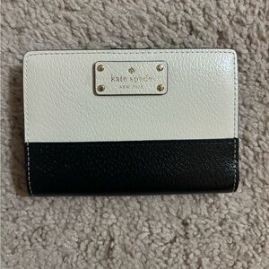 NWOT Kate Spade Grove Street Tellie Bifold Wallet Black/Cream